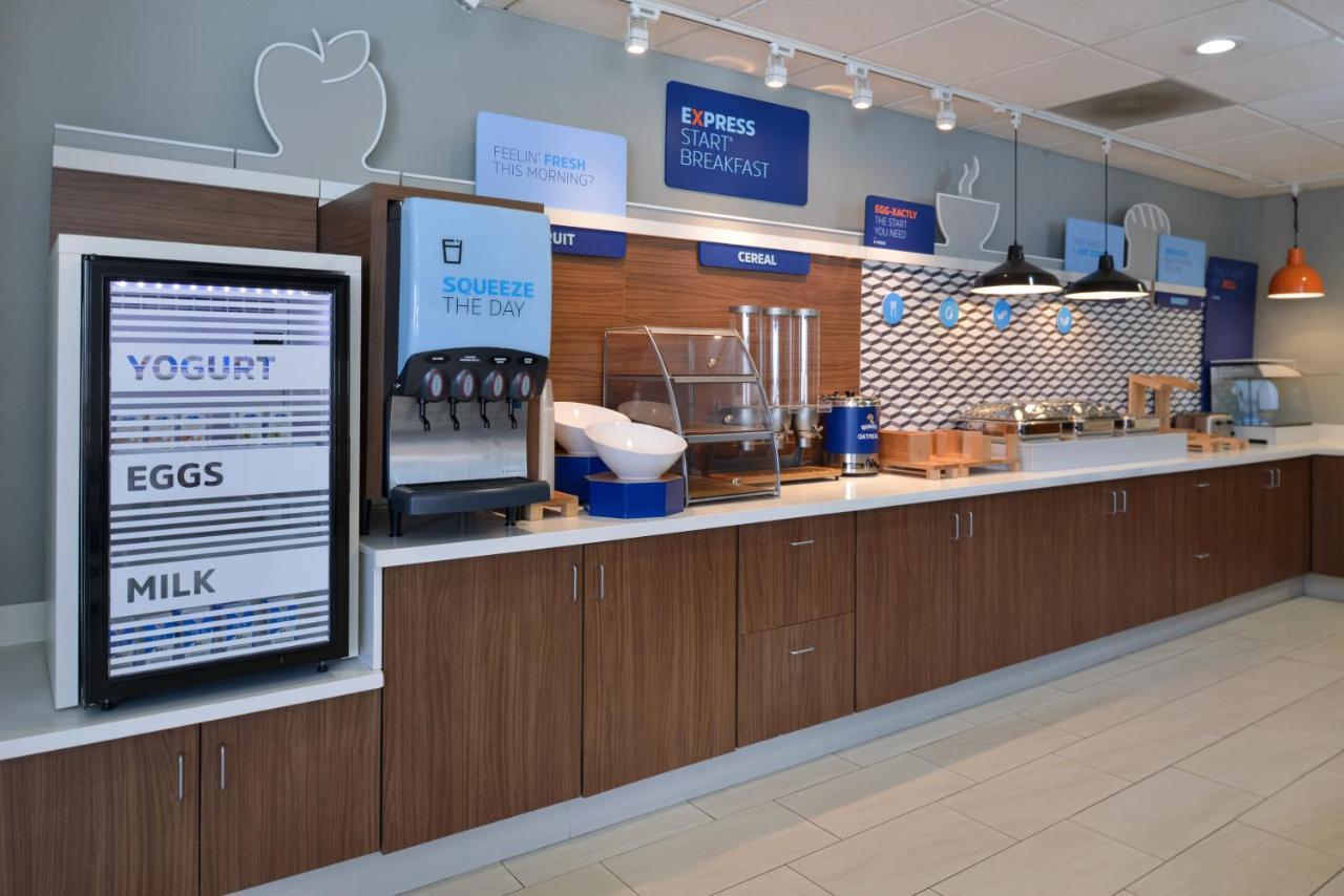 Holiday Inn Express Madera By Ihg Екстериор снимка