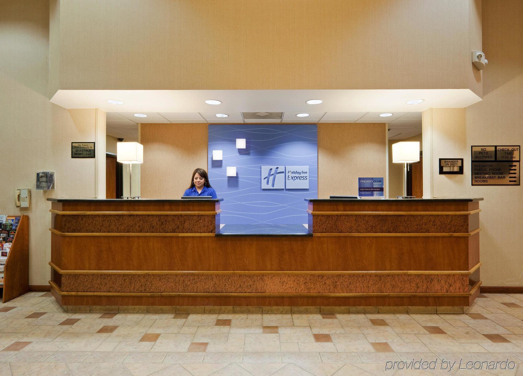 Holiday Inn Express Madera By Ihg Интериор снимка
