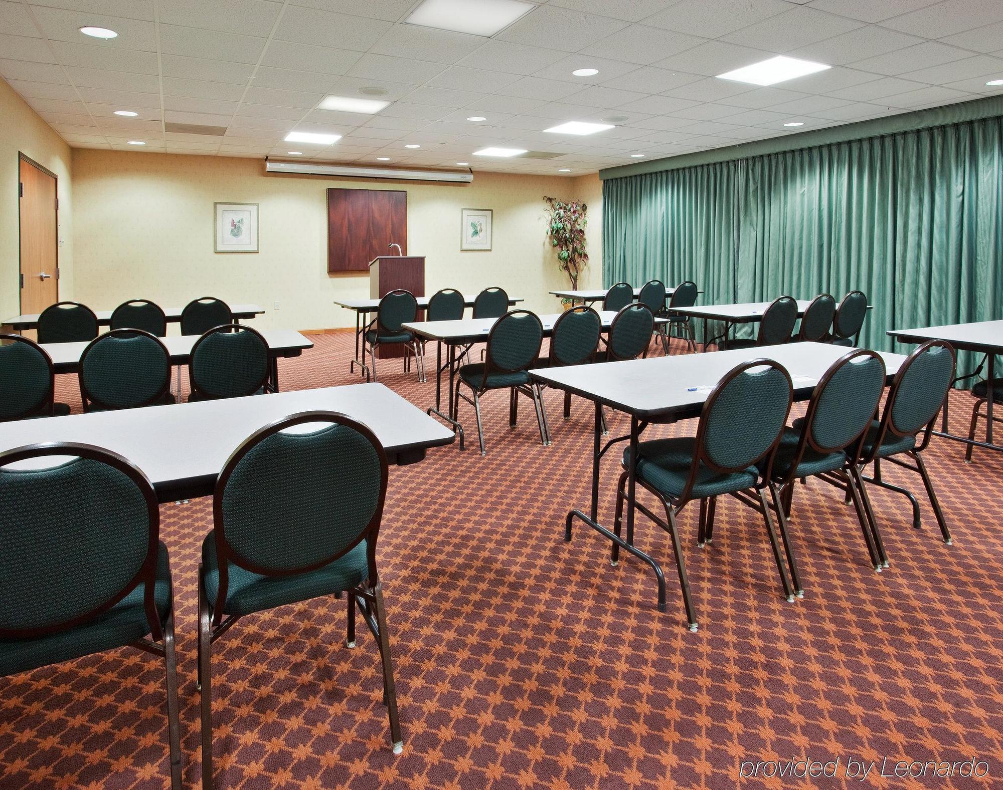Holiday Inn Express Madera By Ihg Екстериор снимка