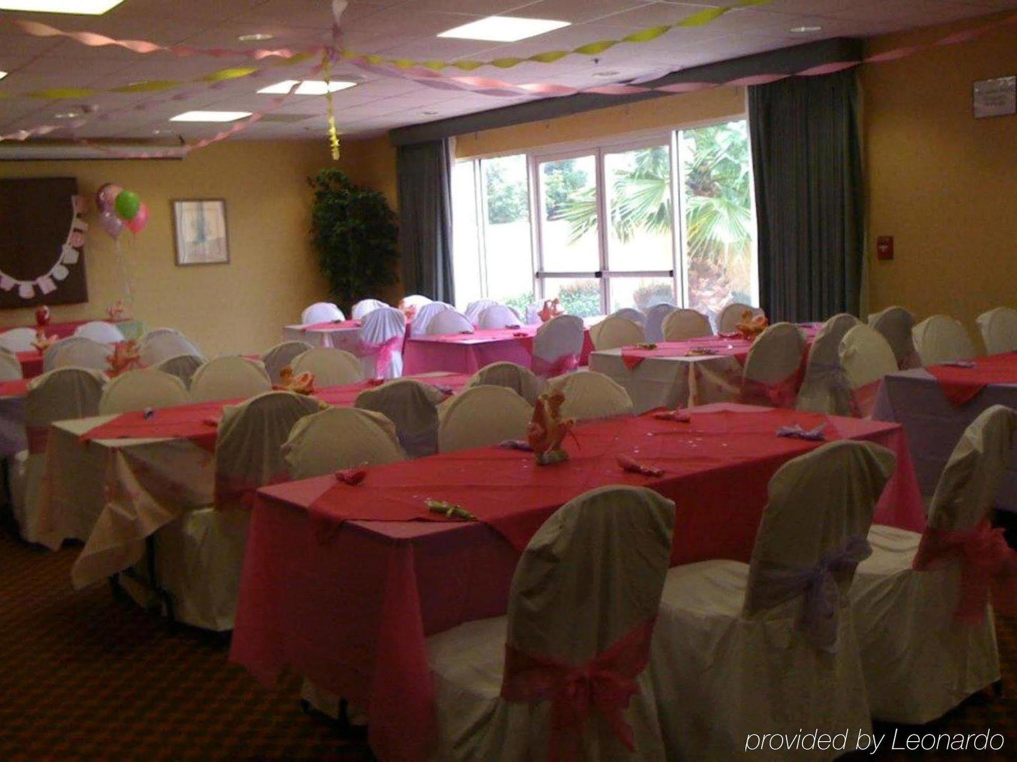 Holiday Inn Express Madera By Ihg Екстериор снимка