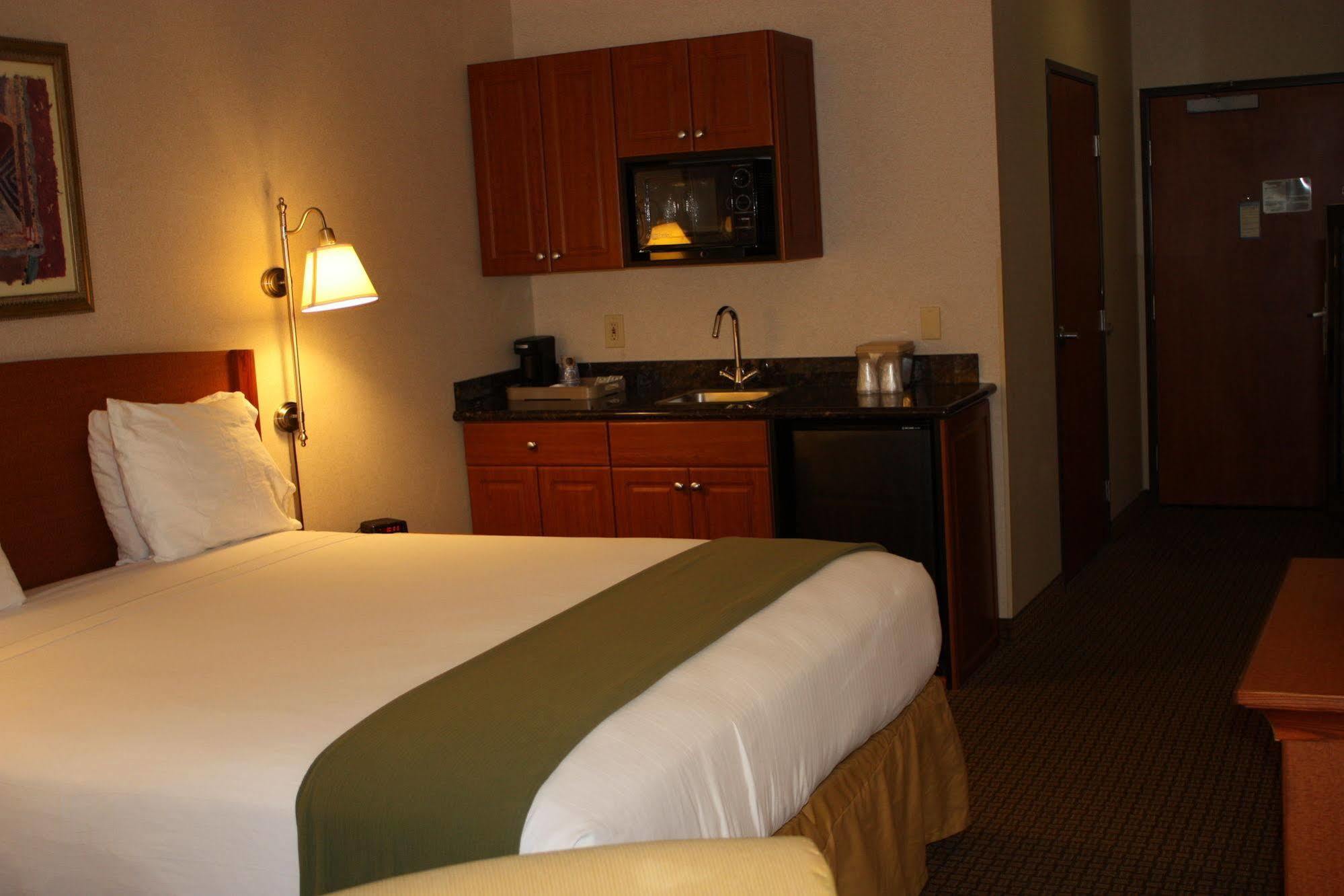 Holiday Inn Express Madera By Ihg Екстериор снимка